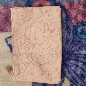 Ipsy make up bag